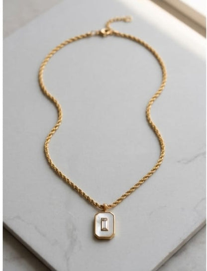 Minimalist Gold Pendant Necklace